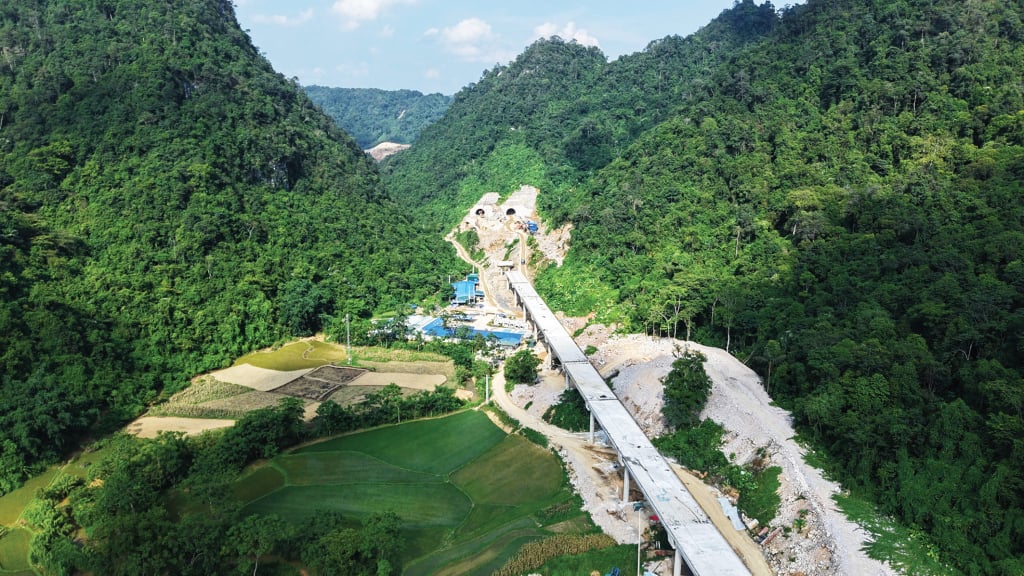Cao tốc Đồng Đăng - Trà Lĩnh dần hiện hữu.
