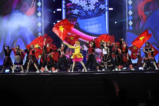 Concert "Tôi yêu Tổ quốc tôi": Khơi dậy niềm tự hào, tình yêu quê hương đất nước trong trái tim mỗi người Việt Nam - Ảnh 13.