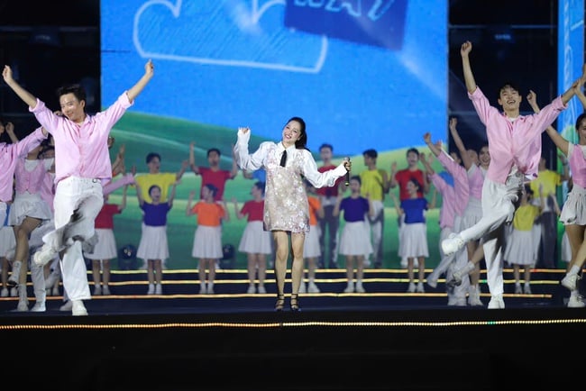 Concert "Tôi yêu Tổ quốc tôi": Khơi dậy niềm tự hào, tình yêu quê hương đất nước trong trái tim mỗi người Việt Nam - Ảnh 11.