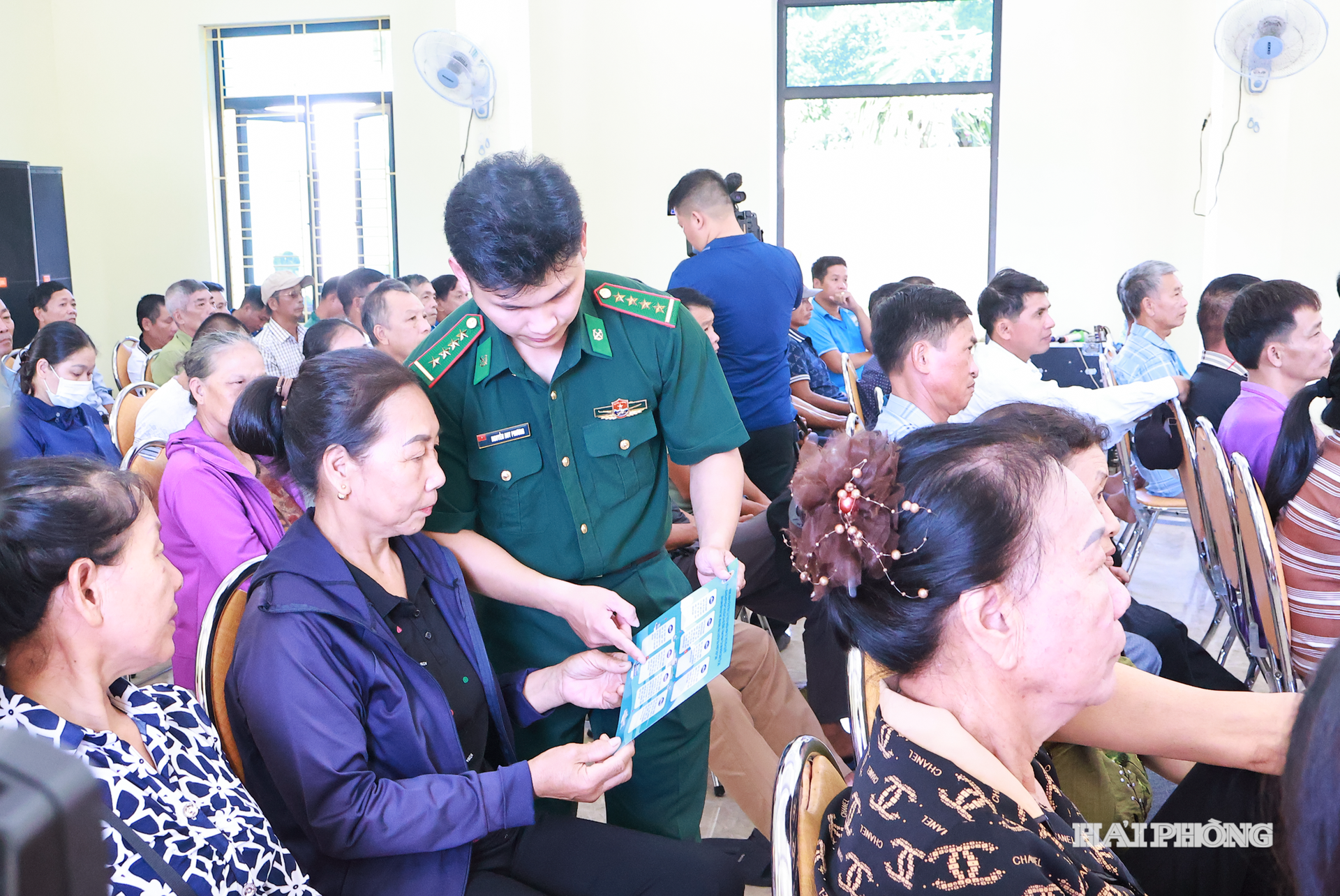 សន្និសីទ 2.png