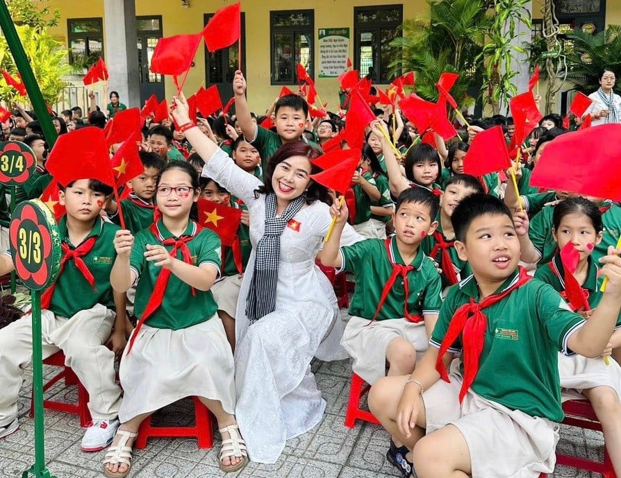 tu-doi-moi-can-ban-toan-dien-sang-phat-trien-dot-pha-1.jpg