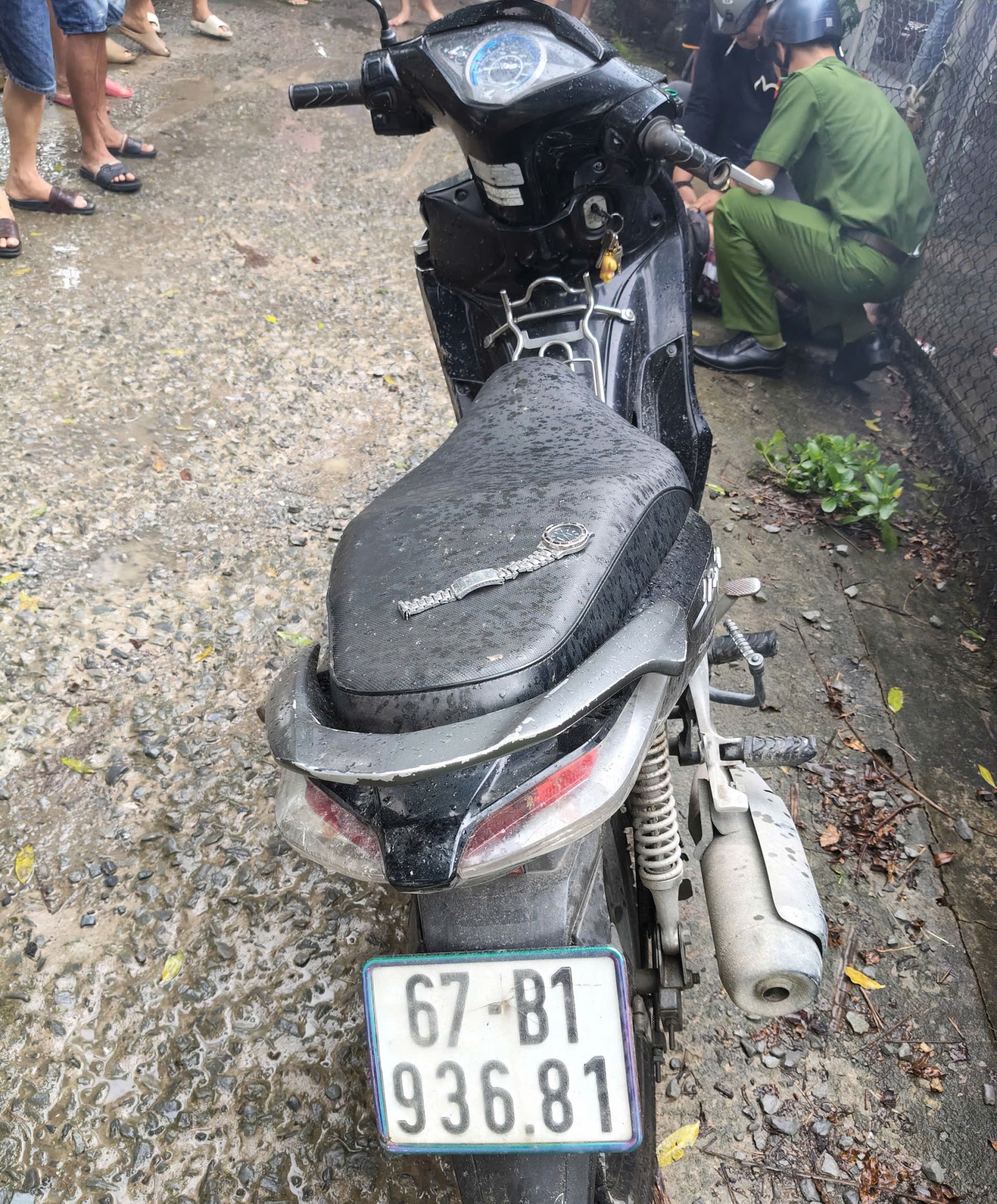 Xe mô tô bị Minh trộm 