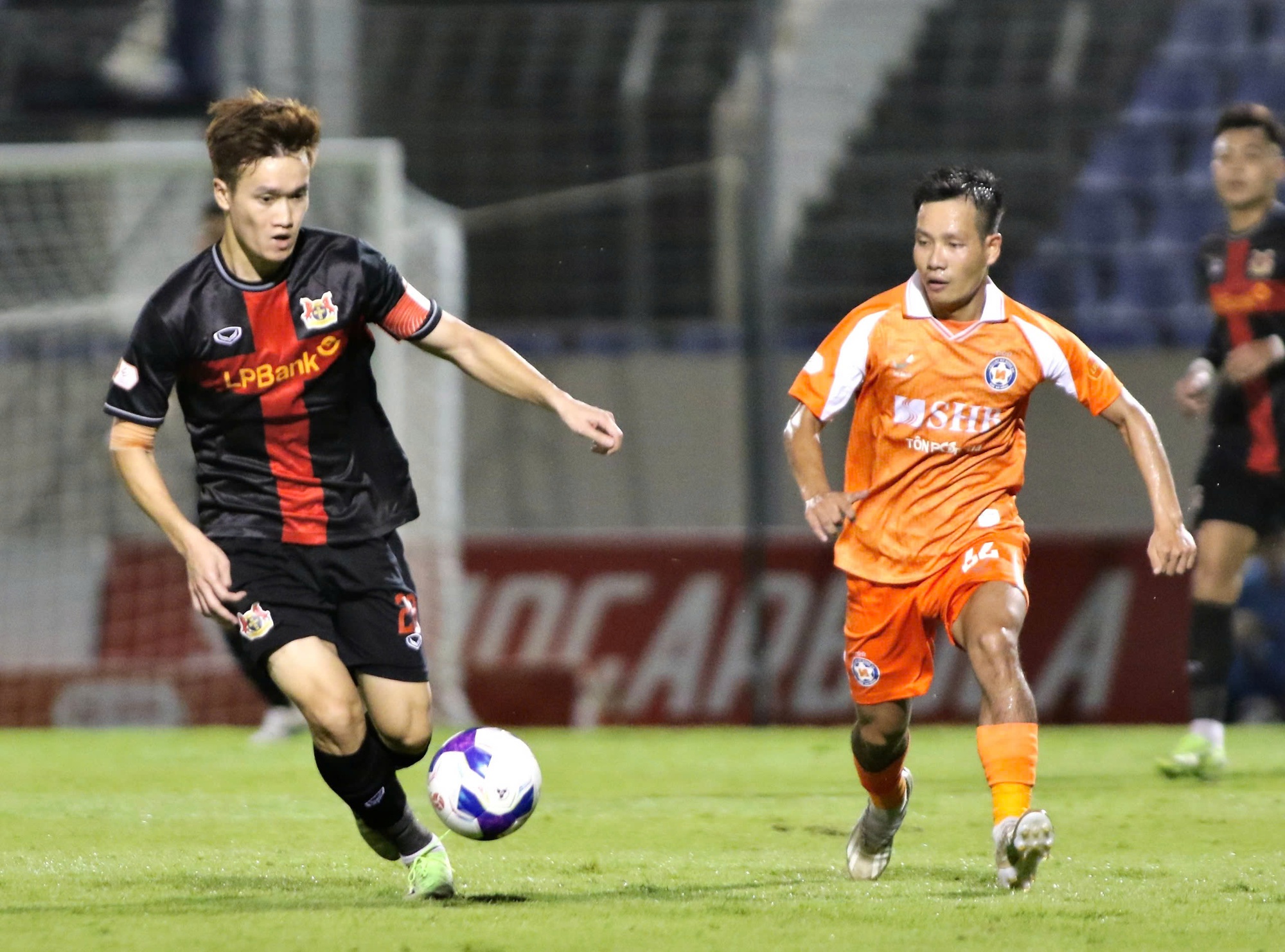 Lịch thi đấu V-League mới nhất: Nam Định thực sự giỏi hay không, thử lửa trận này sẽ biết!- Ảnh 1.