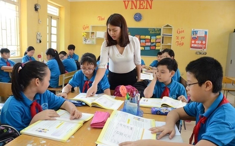 Sách giáo khoa thống nhất toàn quốc từ 2026, miễn phí năm 2030.