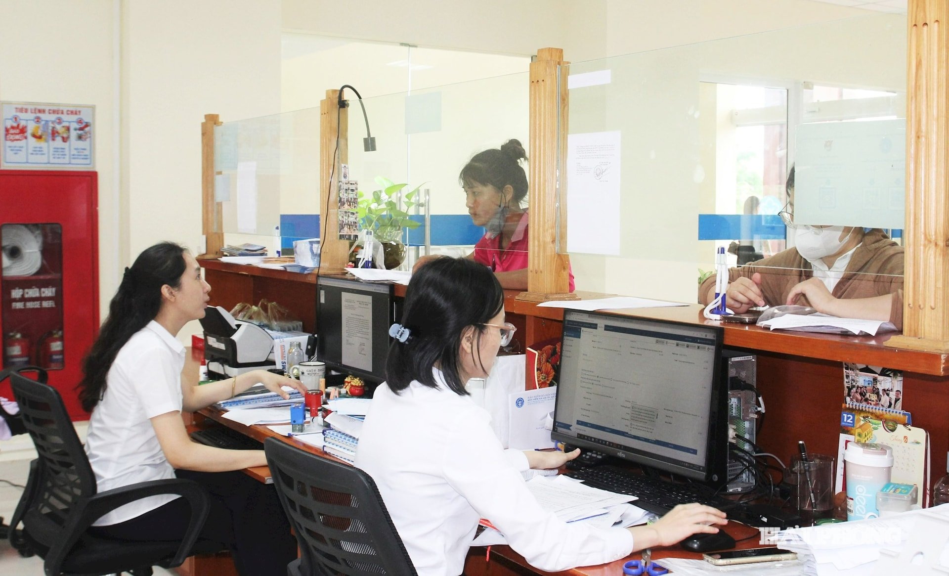 បុគ្គលិកនាយកដ្ឋាន