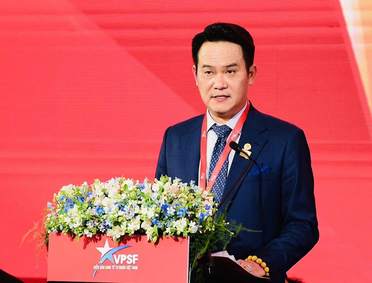 dang-hong-anh-2.jpg