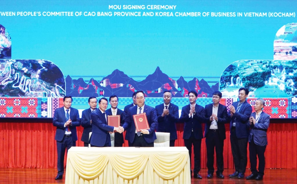 Lãnh đạo UBND tỉnh Cao Bằng ký Bản ghi nhớ hợp tác với Hiệp hội doanh nghiệp Hàn Quốc tại Việt Nam (KOCHAM).