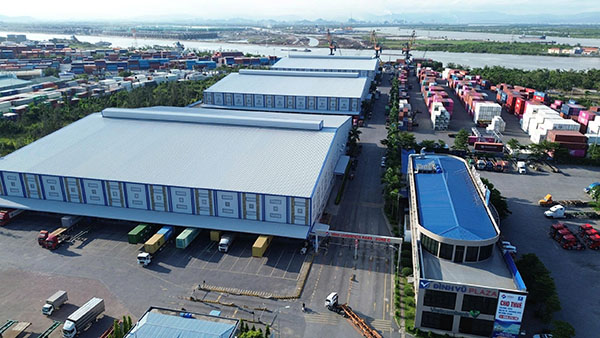 VIDIFI Duyen Hai Müdür Yardımcısı Bay Dao Manh Dang, “VDH olarak, geleceğe uyum sağlamak için WMS, IoT ve AI teknolojilerini entegre ederken sürdürülebilir, estetik ve miras değeri taşıyan projeler inşa etmeye öncelik veriyoruz” dedi.