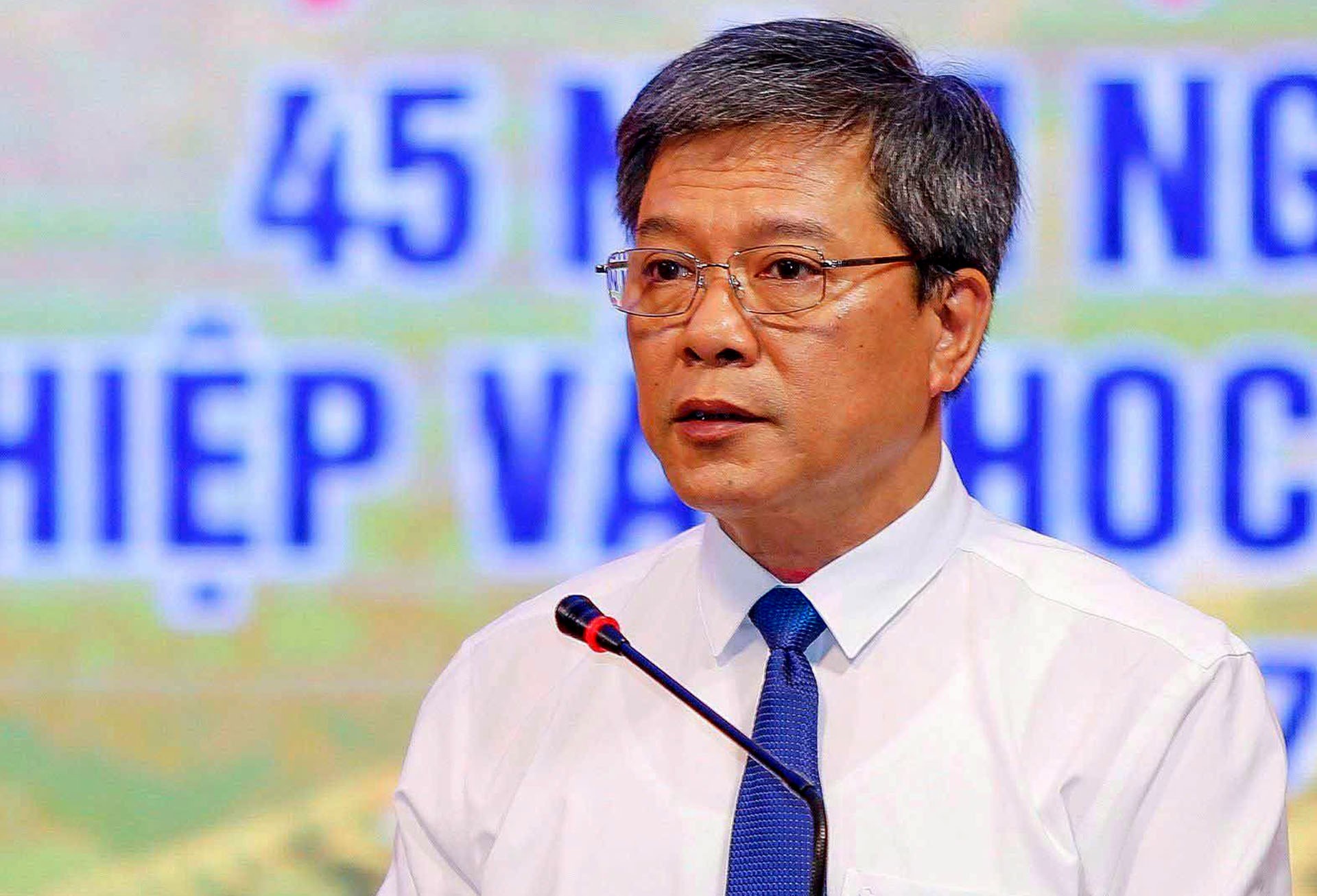 16-9-ongthi.jpg