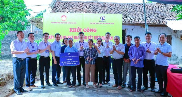 Khởi công xây dựng 5 nhà Đại đoàn kết cho các gia đình đặc biệt khó khăn ở xã Đa Phúc- Ảnh 1.