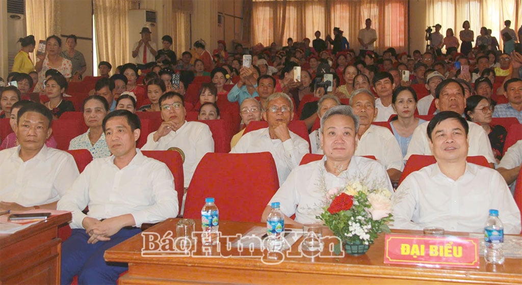 ប្រតិភូចូលរួមពិធីបុណ្យ។
