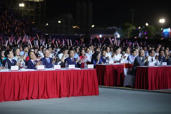 Concert "Tôi yêu Tổ quốc tôi": Khơi dậy niềm tự hào, tình yêu quê hương đất nước trong trái tim mỗi người Việt Nam - Ảnh 1.