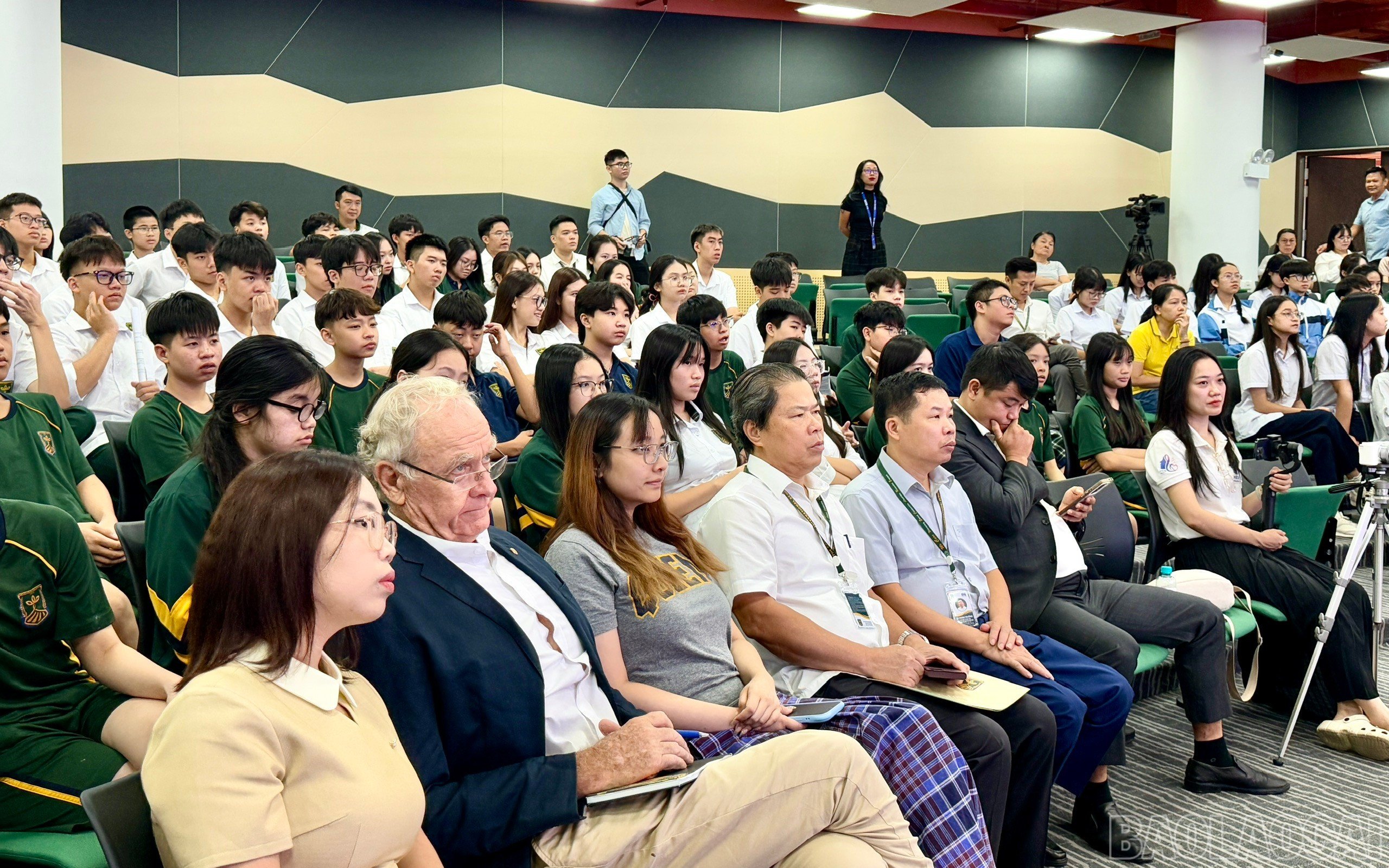 baolaocai-br_z7018010452259-5af0aa294b8d0bc597bb496c3903d606.jpg