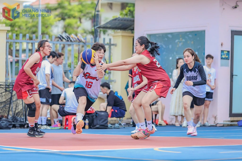 young-people-of-quang-ninh-tu-hao-tien-buoc-3.jpg