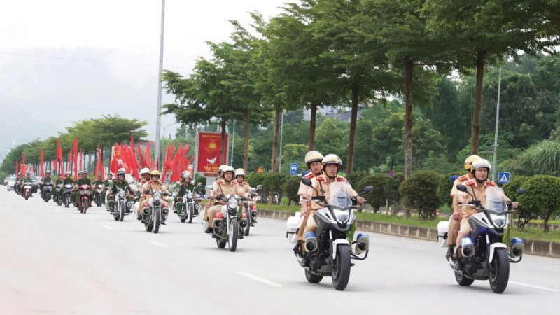 ប៉ូលីសខេត្ត Cao Bang បានចល័តដើម្បីធានាសន្តិសុខ និងសណ្តាប់ធ្នាប់ក្នុងតំបន់។