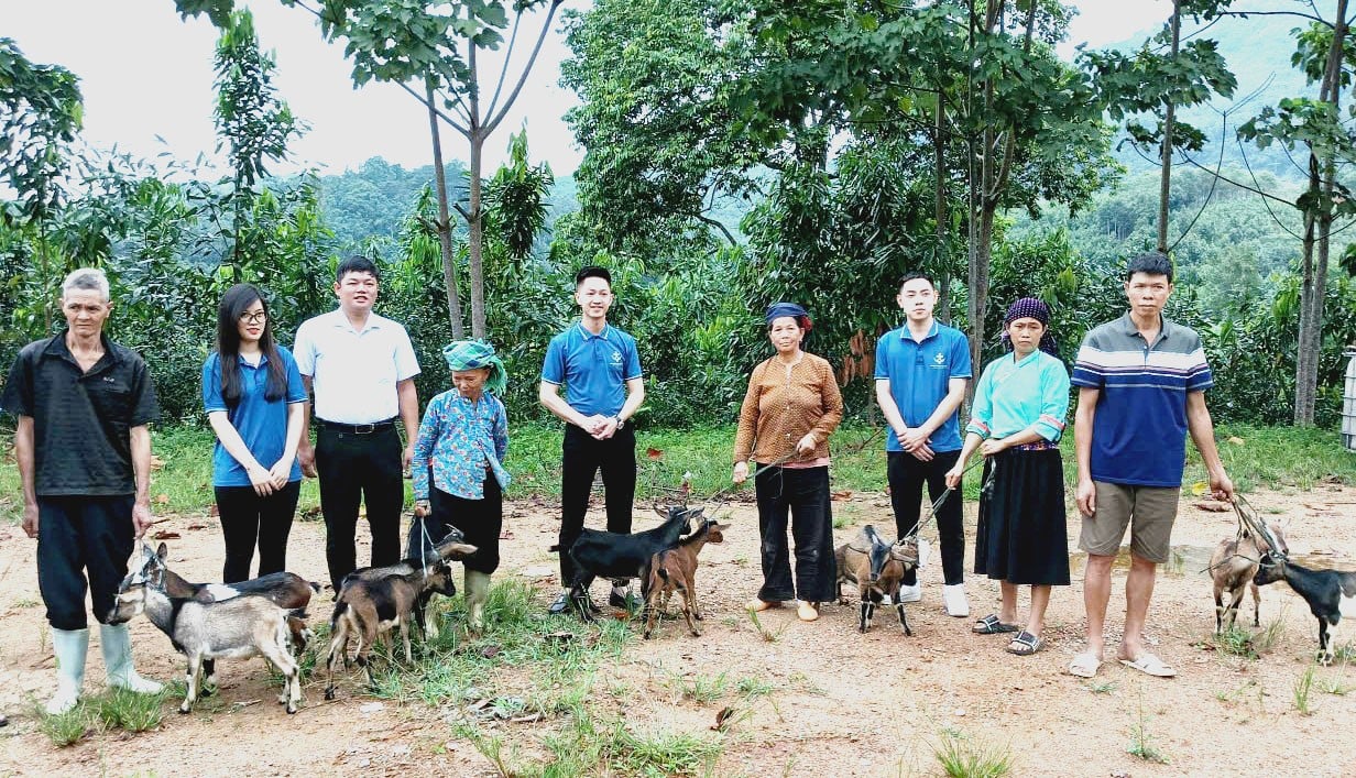 tang-5-cap-de-giong-cho-5-ho-gia-dinh-co-hoan-canh-kho-khan-2354.jpg