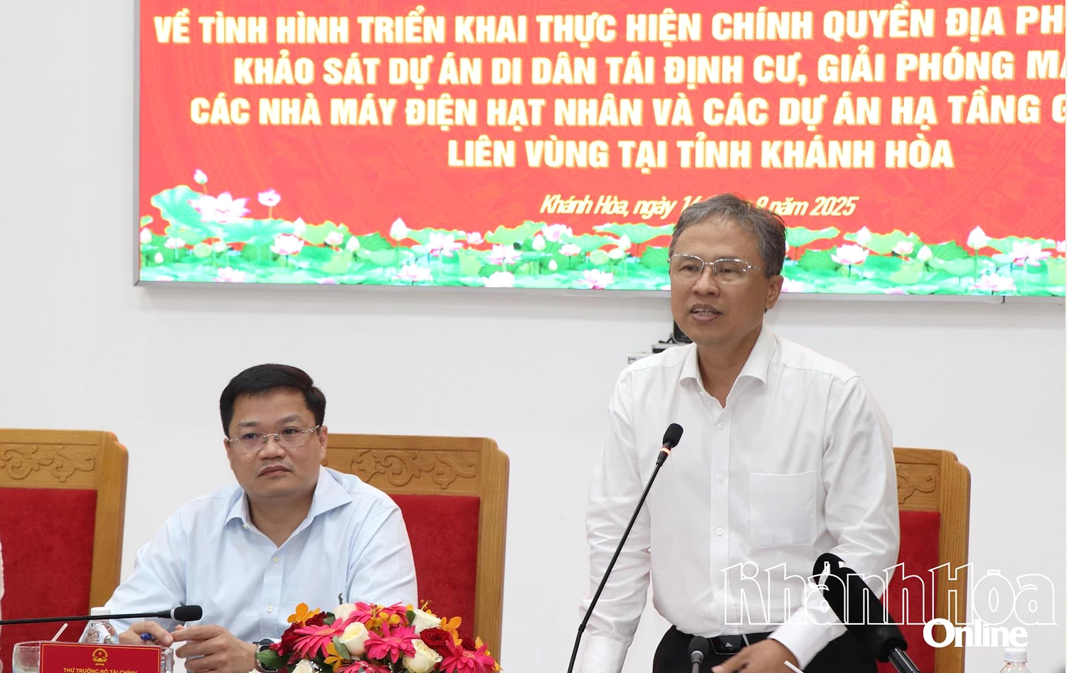Phó Chủ tịch UBND tỉnh Trần Hòa Nam phát biểu tại buổi làm việc.