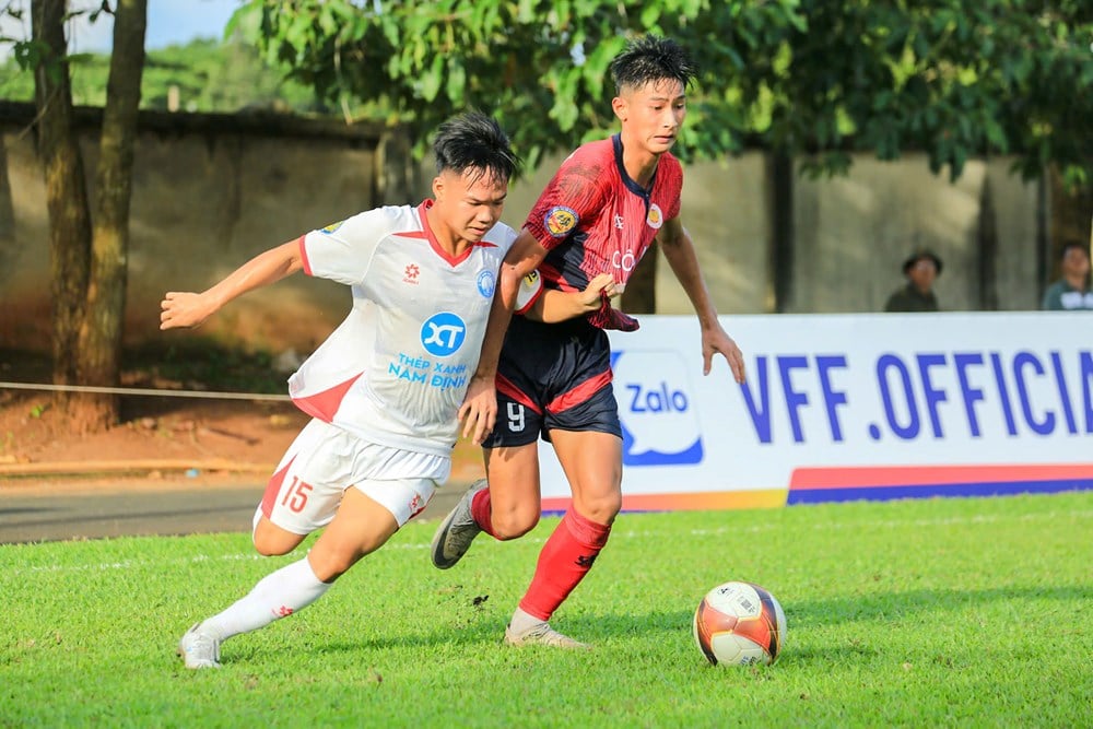 Das Finale der U17-Fußballnationalmeisterschaft 2025 hat begonnen – Foto 2