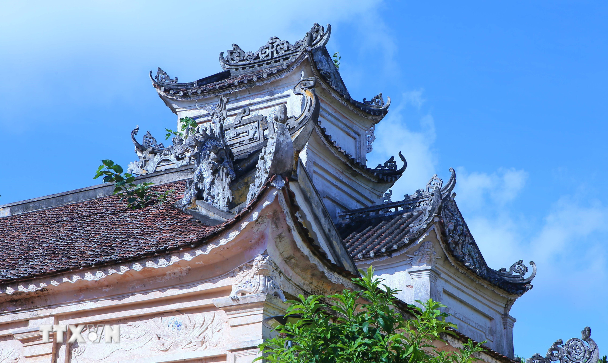 ttxvn-bao-ton-va-phat-huy-gia-tri-van-hoa-tai-di-tich-quoc-gia-dac-biet-chua-co-le-ninh-binh-8277616-1.jpg