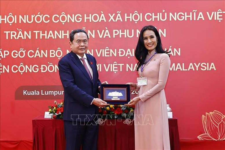 ប្រធានរដ្ឋសភាជួបសន្ទនាជាមួយសហគមន៍វៀតណាមនៅម៉ាឡេស៊ី - រូបថត ៧.