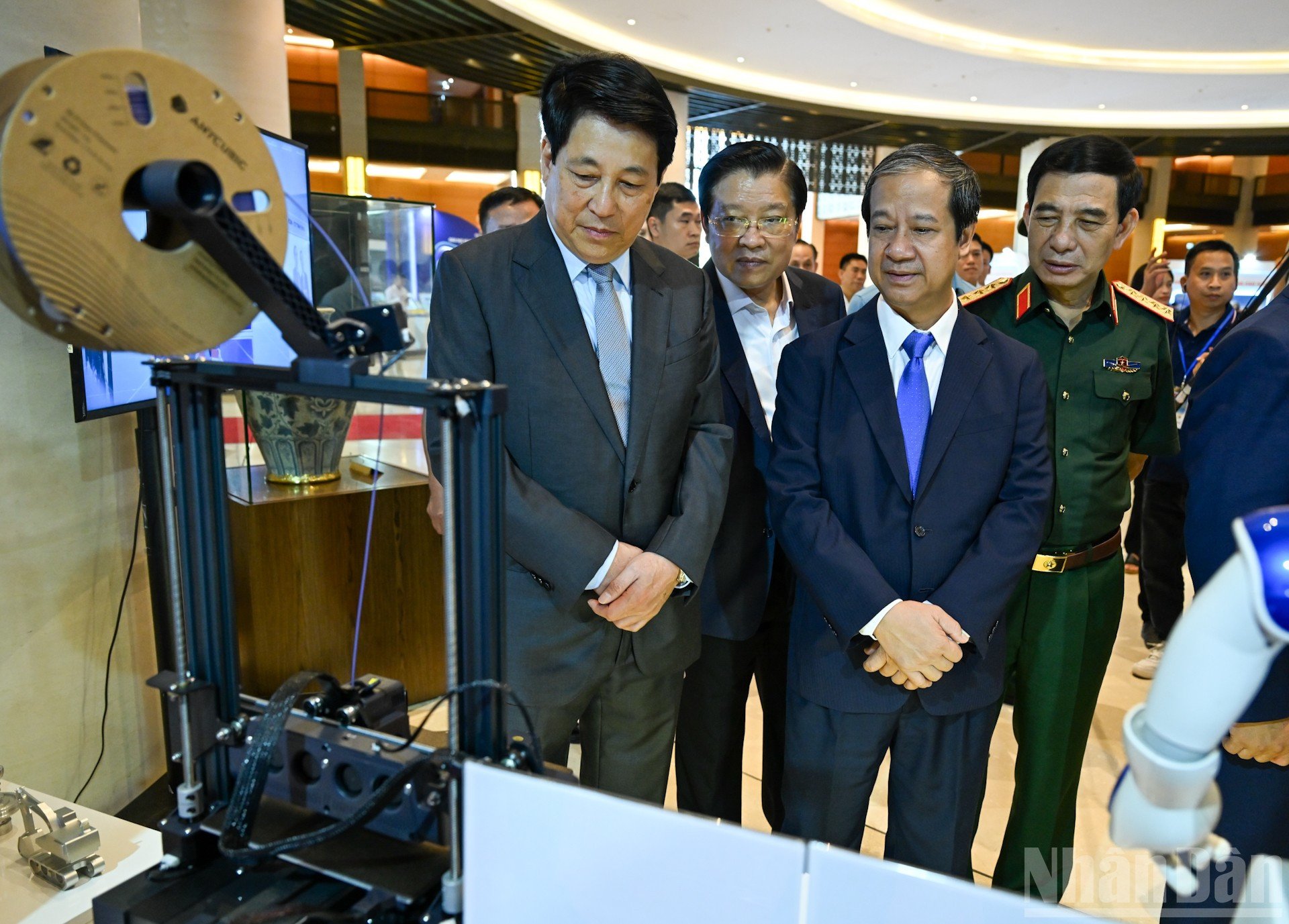 ndo_br_7-2932.jpg