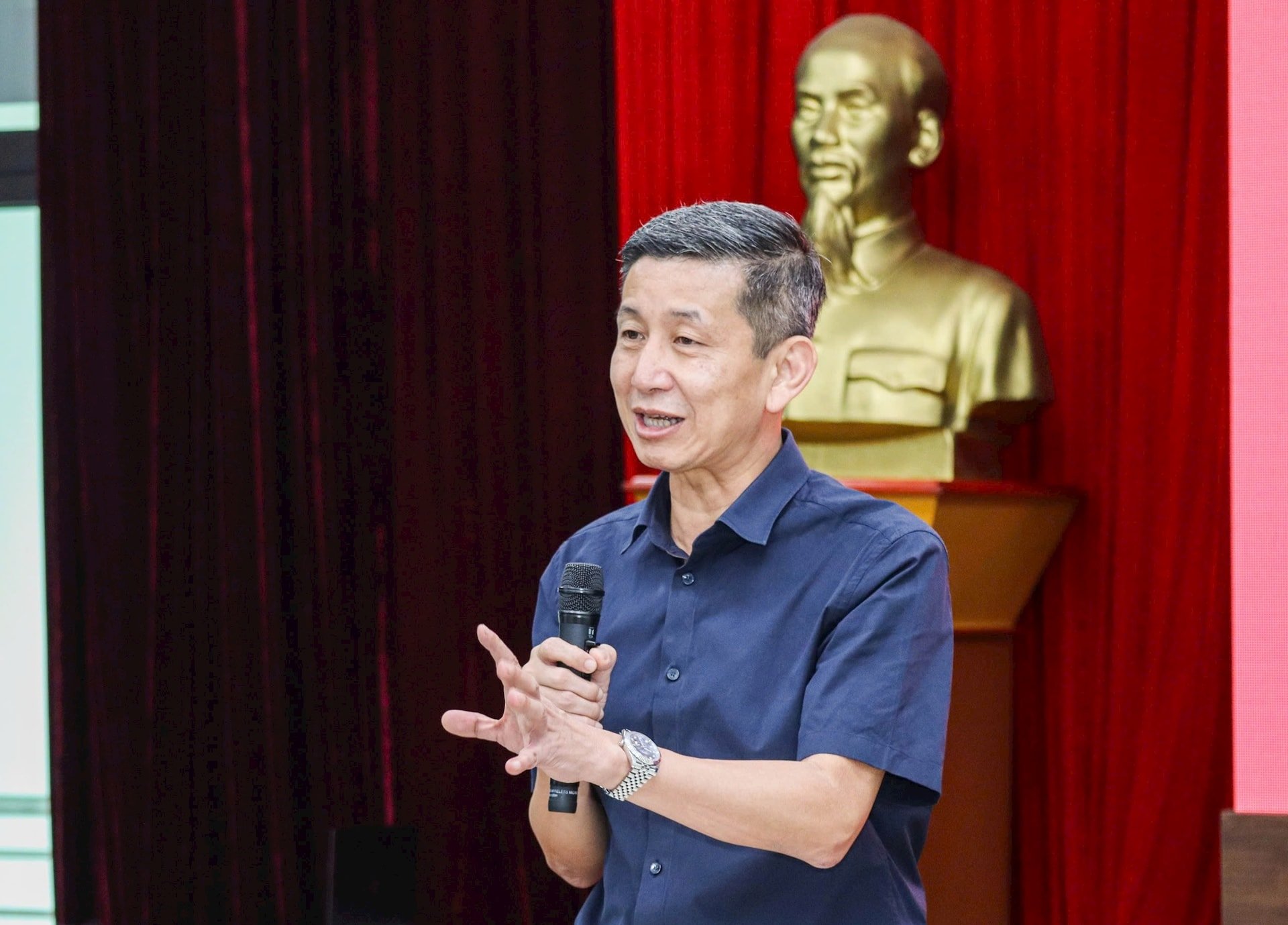 ១៧-ង្វៀន-ដាញ់-ហា-វៀត.jpeg