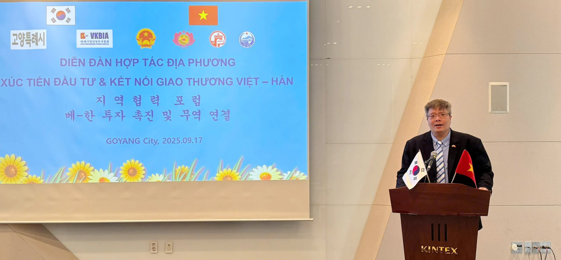 ប្រធានសមាគម VKBIA លោក Tran Hai Linh ថ្លែងមតិនៅកិច្ចប្រជុំ - រូបថត៖ MT