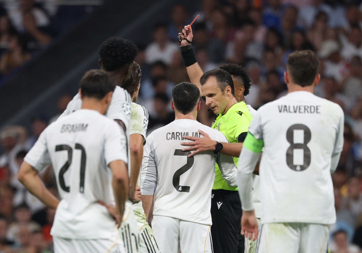 Champions League - រូបថត 2 ។