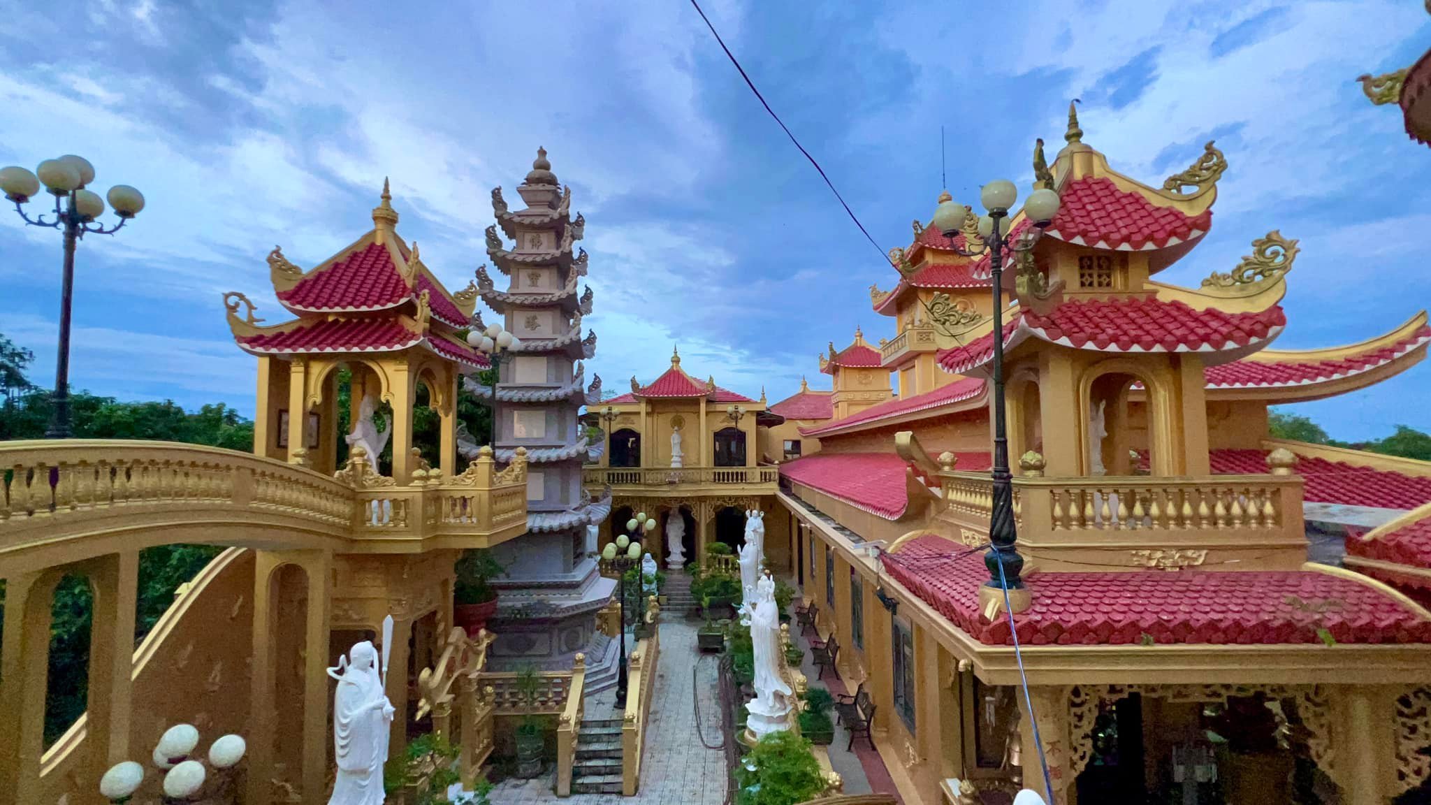 Khám phá ngôi chùa độc lạ với quần thể tượng Phật uy nghi ở cù lao Giêng- Ảnh 3.