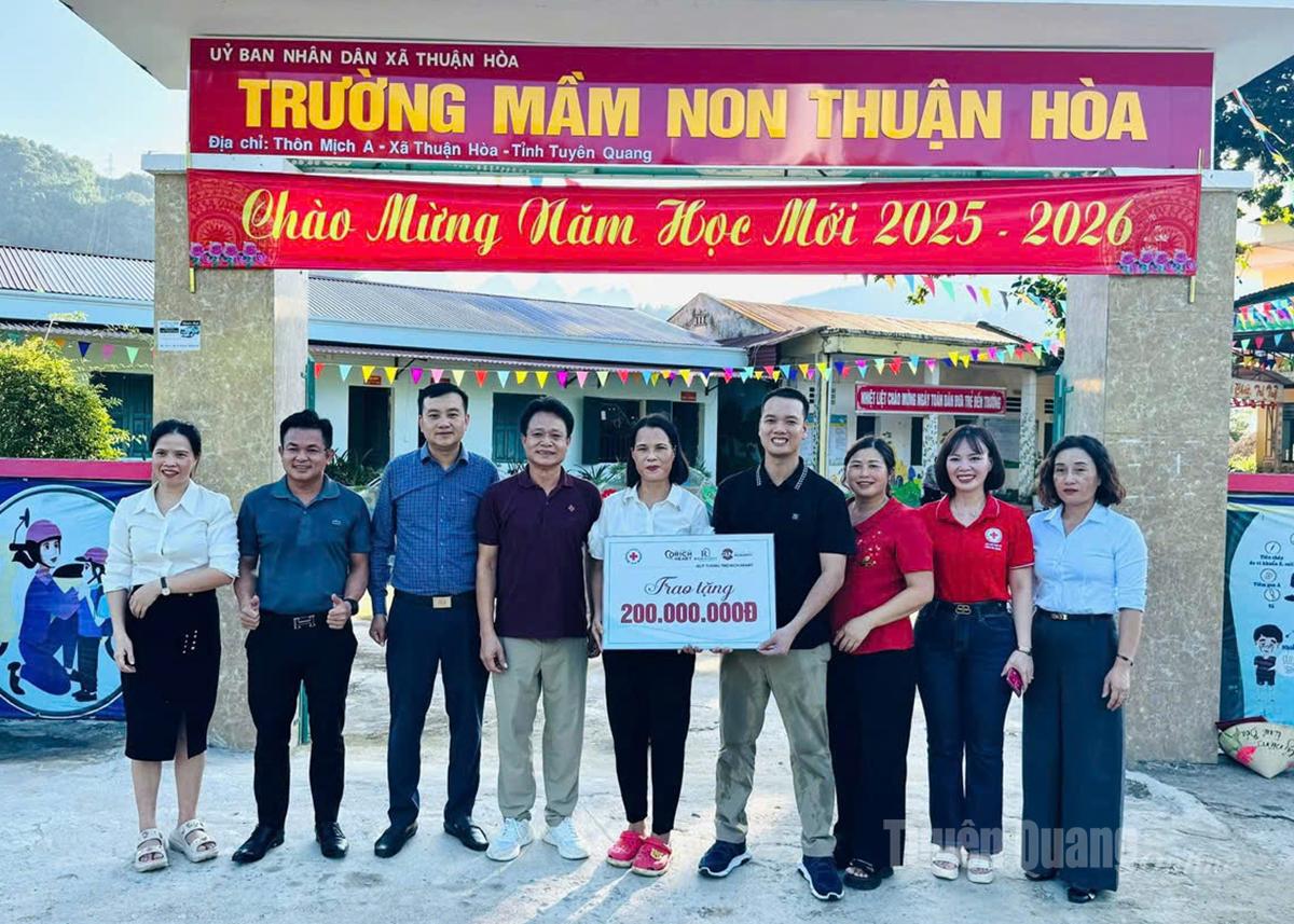 សប្បុរសជន​ផ្តល់​ការ​ឧបត្ថម្ភ​សាងសង់​អន្តេវាសិកដ្ឋាន​សម្រាប់​សាលាមត្តេយ្យ Thuan Hoa។