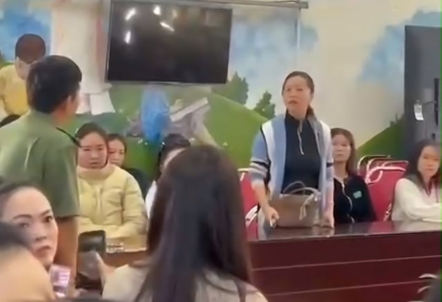 Nhiều phụ huynh Trường tiểu học Trưng Vương lo lắng về bếp bán trú thực phẩm bẩn - Ảnh 2.