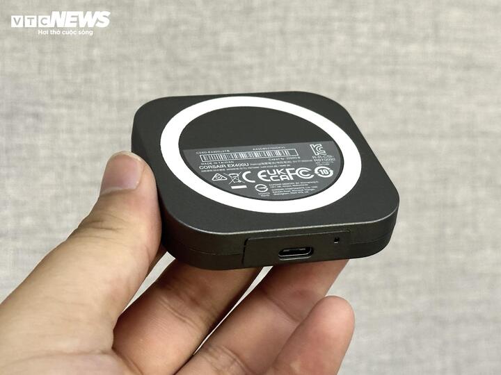 Corsair EX400U Portable Hard Drive៖ ការរចនាទំហំហោប៉ៅ ជាមួយនឹងស្តង់ដារ USB4 ឈានមុខគេ - 9