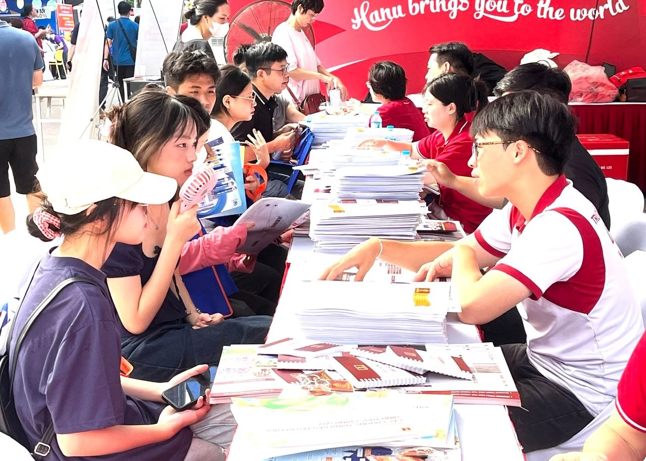 Tuyển sinh 2025: Gần 626.000 thí sinh xác nhận nhập học, tăng gần 14% so với năm trước