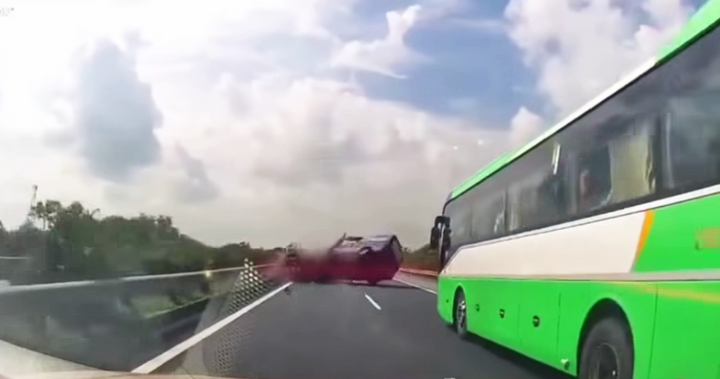 カウジー・ニンビン高速道路1車線での事故により、高速道路1車線への大型車両の進入禁止という緊急の問題が浮上した。