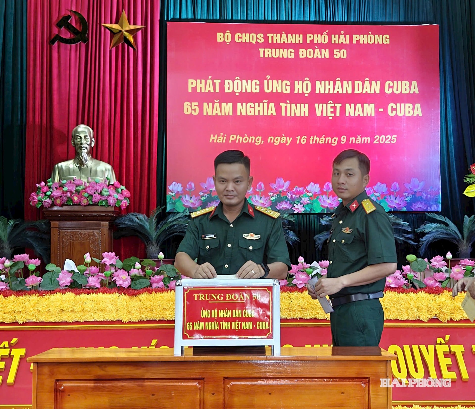 មន្ត្រីកងវរសេនាធំទី ៥០ គាំទ្រប្រជាជនគុយបា។