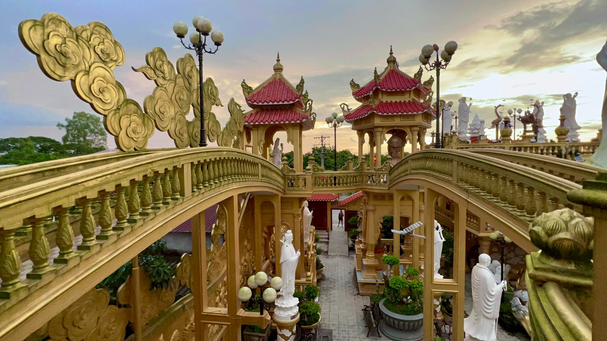 Khám phá ngôi chùa độc lạ với quần thể tượng Phật uy nghi ở cù lao Giêng- Ảnh 4.