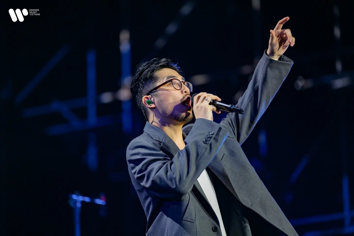 Vé 'Private Show Bảo tàng của nuối tiếc' của Vũ. tại Hà Nội đã sold out - Ảnh 1.