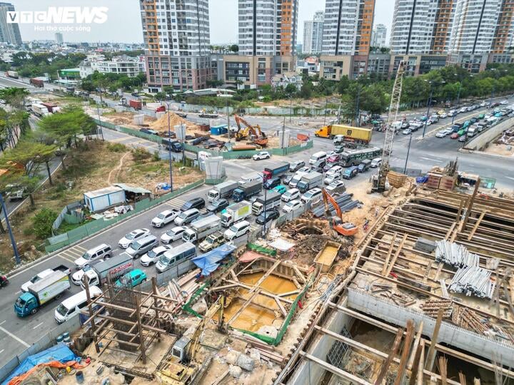 Nút giao An Phú là công trình giao thông lãnh đạo TP.HCM liên tục kiểm tra, thúc tiến độ. (Ảnh: Lương Ý)