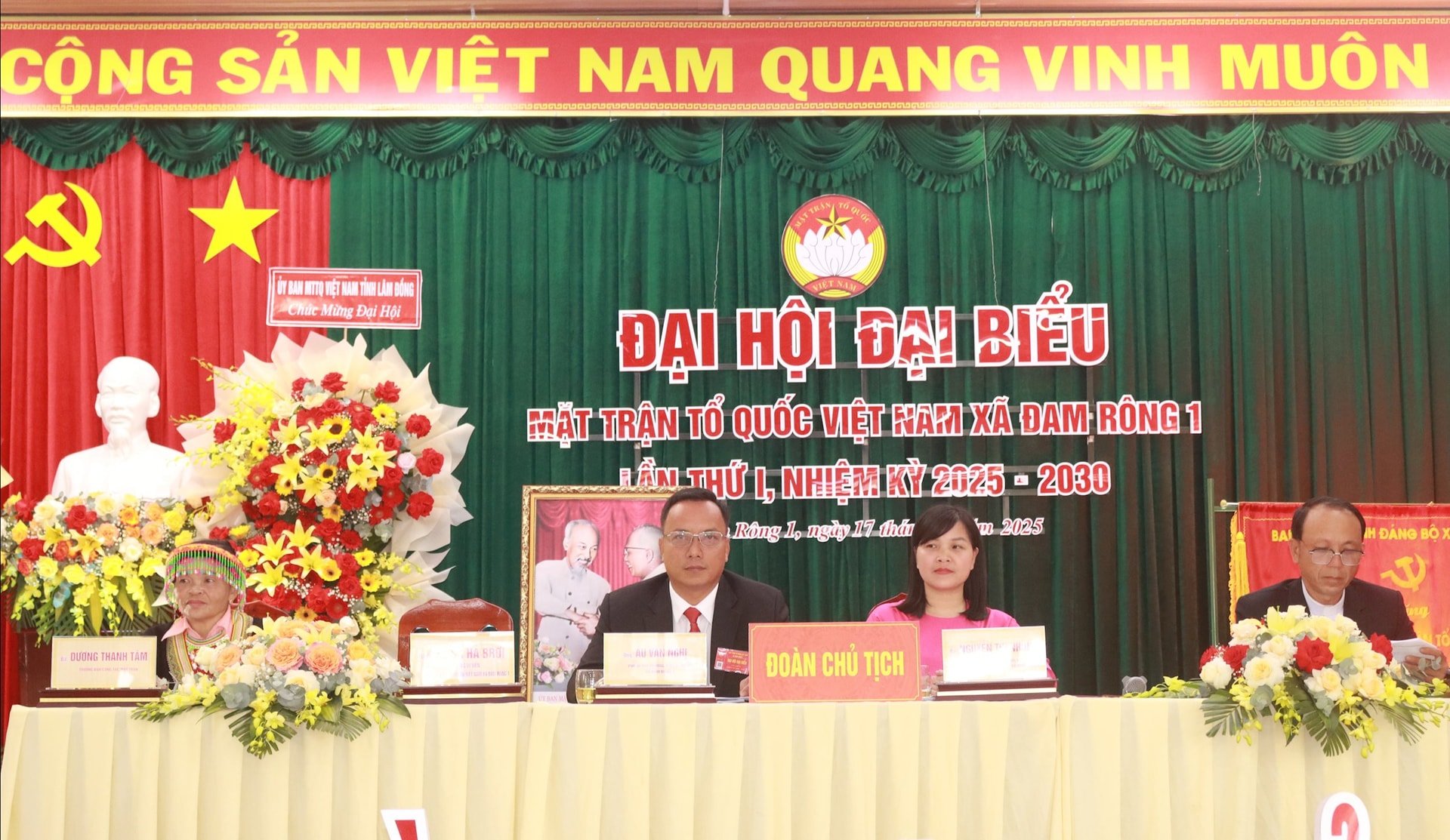 Đoàn Chủ tịch điều hành Đại hội
