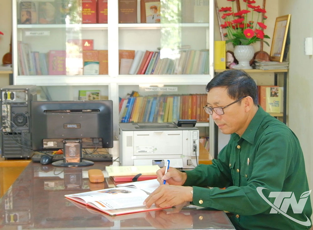លោក Nguyen Thanh Van ប្រធានសមាគមអតីតយុទ្ធជន Quyet Thang Ward តែងតែយកចិត្តទុកដាក់ចំពោះការងាររបស់សមាគម។