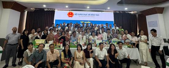 bo-hoc-lieu-steam-mi-thuat-dong-hanh-cung-thay-co-chinh-phuc-steam.jpeg