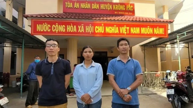Yêu cầu báo cáo vụ chậm thi hành án đối với 6 giáo viên thắng kiện  - Ảnh 2.