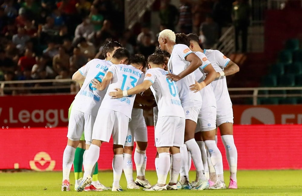 មតិលើការប្រកួត Nam Dinh vs Ratchaburi ម៉ោង 7:15 យប់។ ថ្ងៃទី 17 ខែកញ្ញា: ការគាំទ្ររបស់ Thien Truong - រូបថត 2