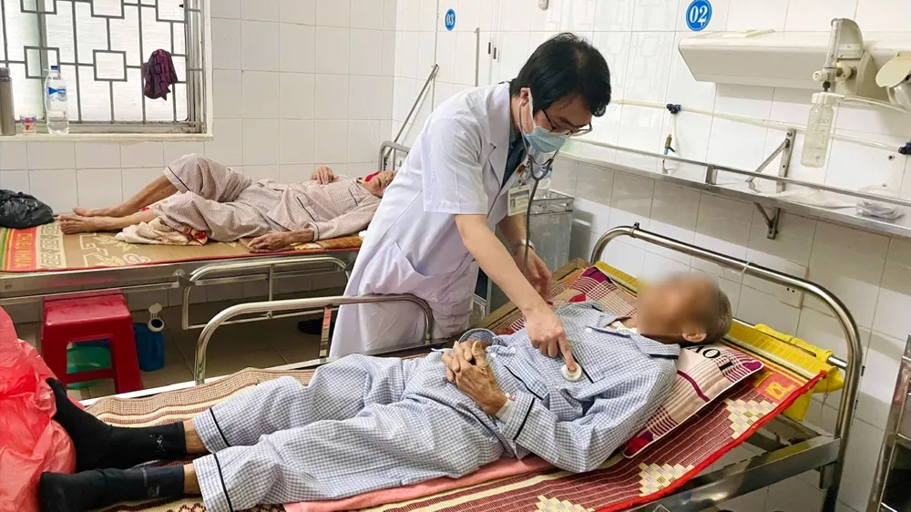 Cụ ông 91 tuổi được cứu sống nhờ đặt máy tạo nhịp tim vĩnh viễn