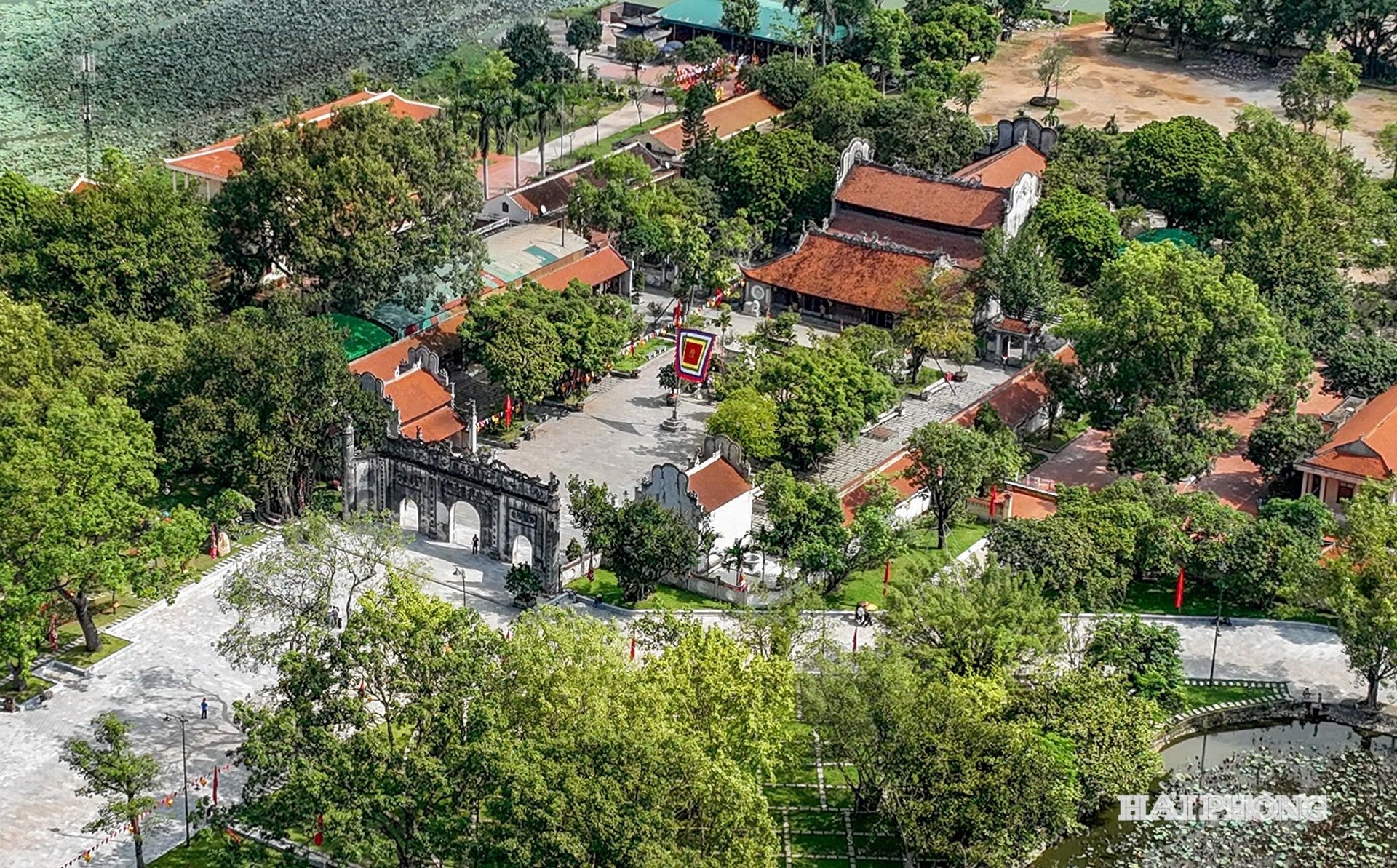 Toàn cảnh chùa đền Kiếp Bạc. Ảnh NGUYỄN THỊ HƯNG