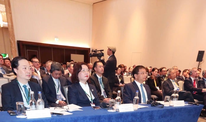 Việt Nam phát triển thị trường chứng khoán minh bạch và bền vững tại Vương quốc Anh - Ảnh 1.