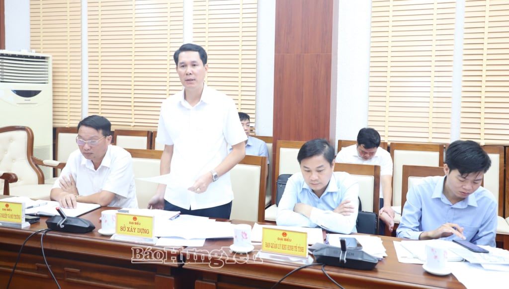 តំណាង​មន្ទីរ​សំណង់​បាន​ថ្លែង​ក្នុង​កិច្ចប្រជុំ។