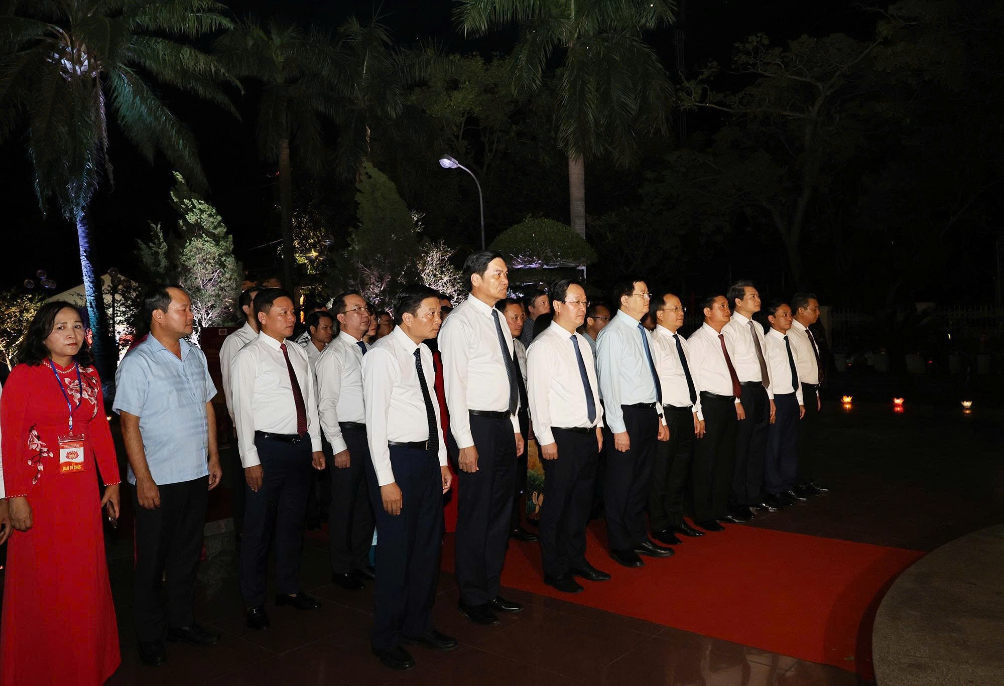 អង់គ្លេស៖ ព័ត៌មាន