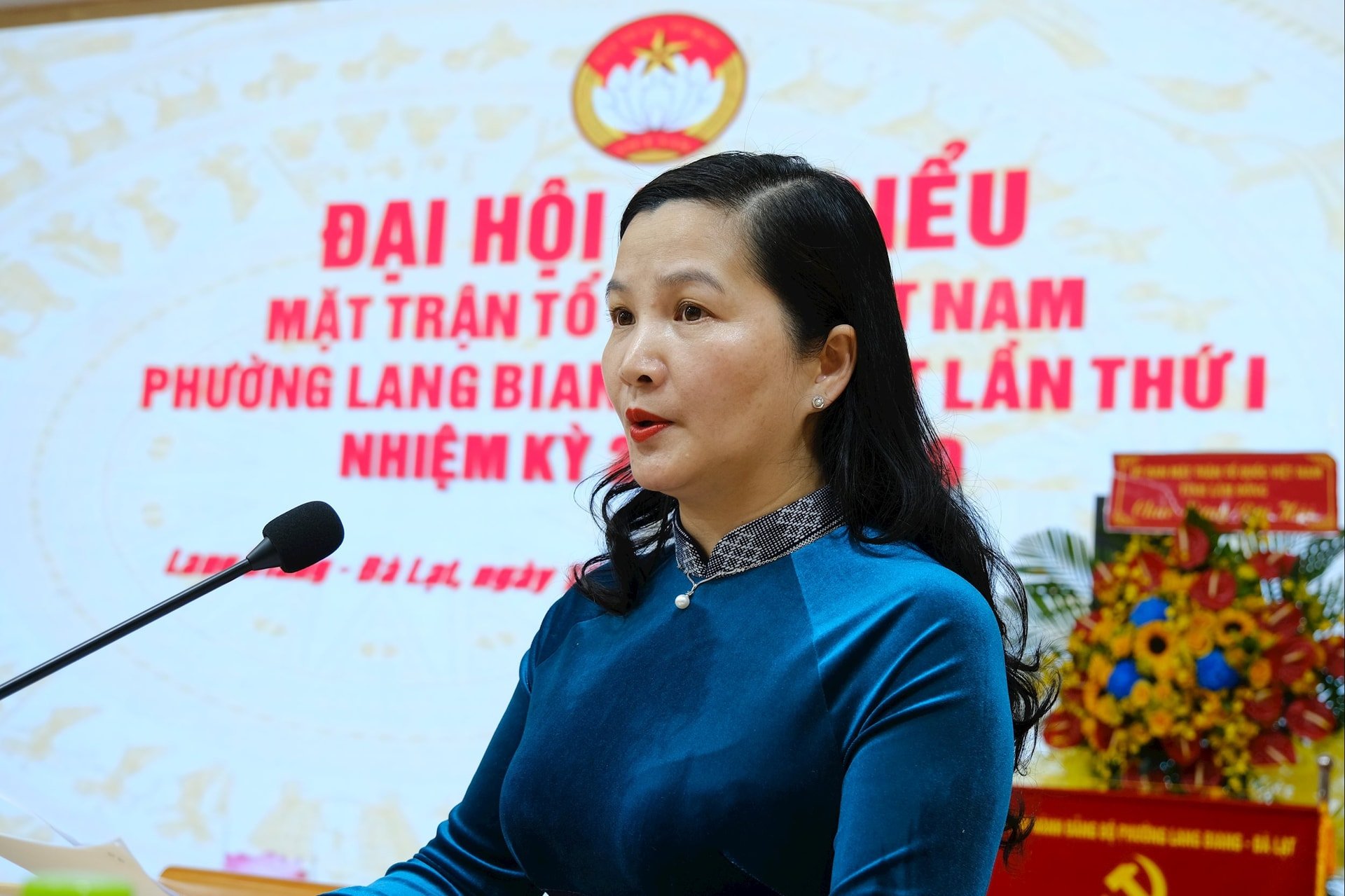 Genosse Tran Thi Chuc Quynh, Mitglied des Provinzparteikomitees, Sekretär des Parteikomitees, Vorsitzender des Volksrats des Bezirks Lang Biang – Da Lat, sprach auf dem Kongress