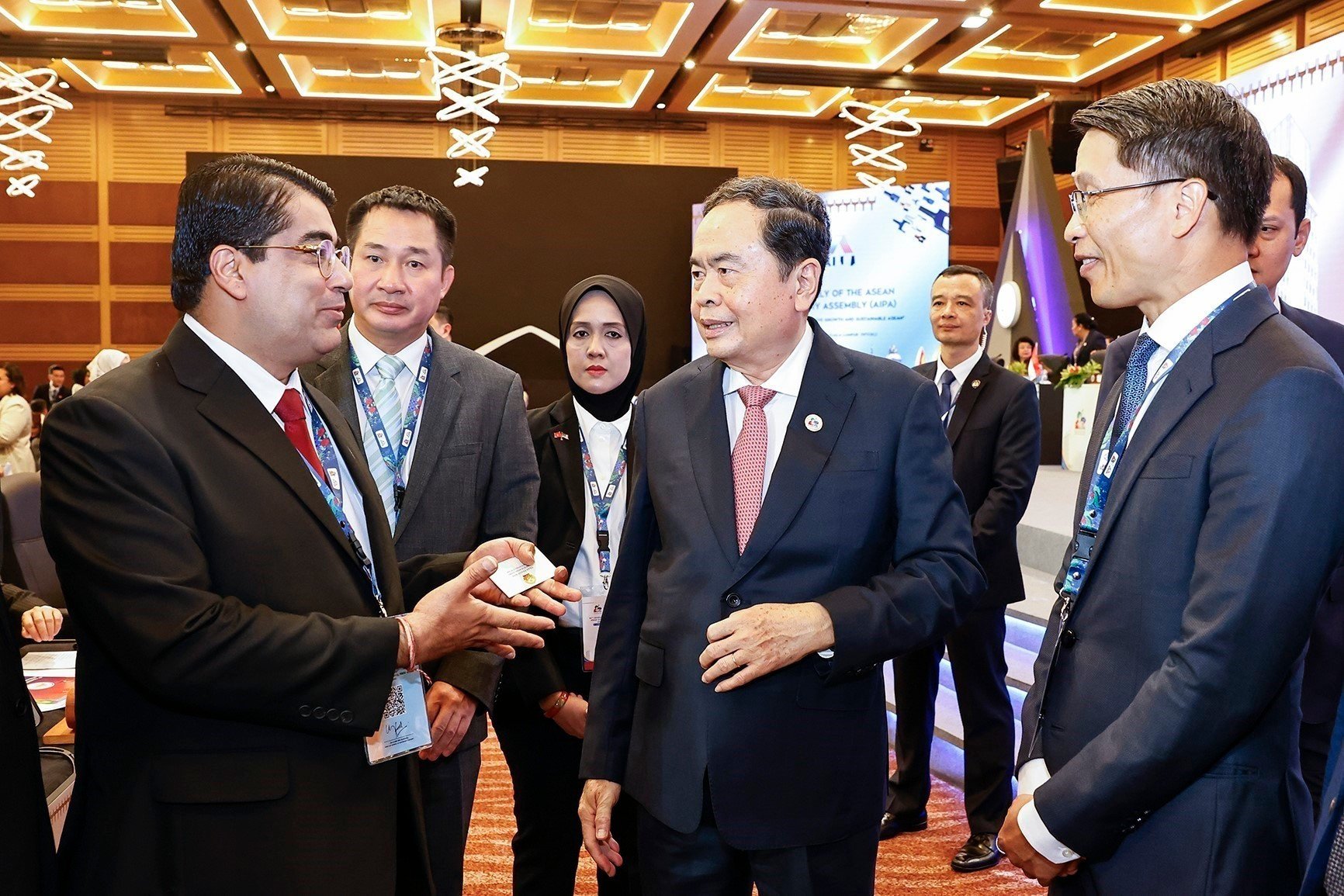 vna-potal-chu-tich-quoc-hoi-tran-thanh-man-tham-du-phien-toan-the-thu-nhat-cua-aipa-46-8282487.jpg